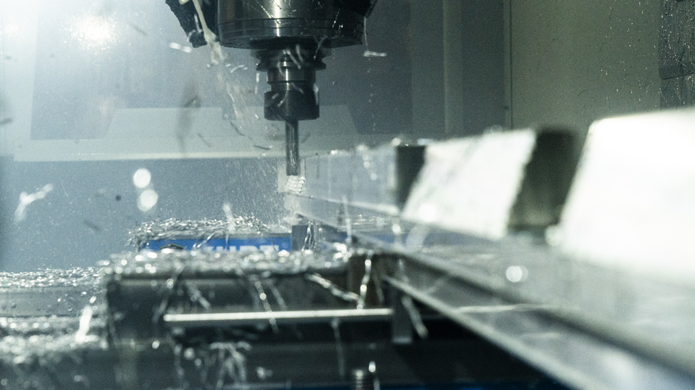 Machining a ramming bar defense and security